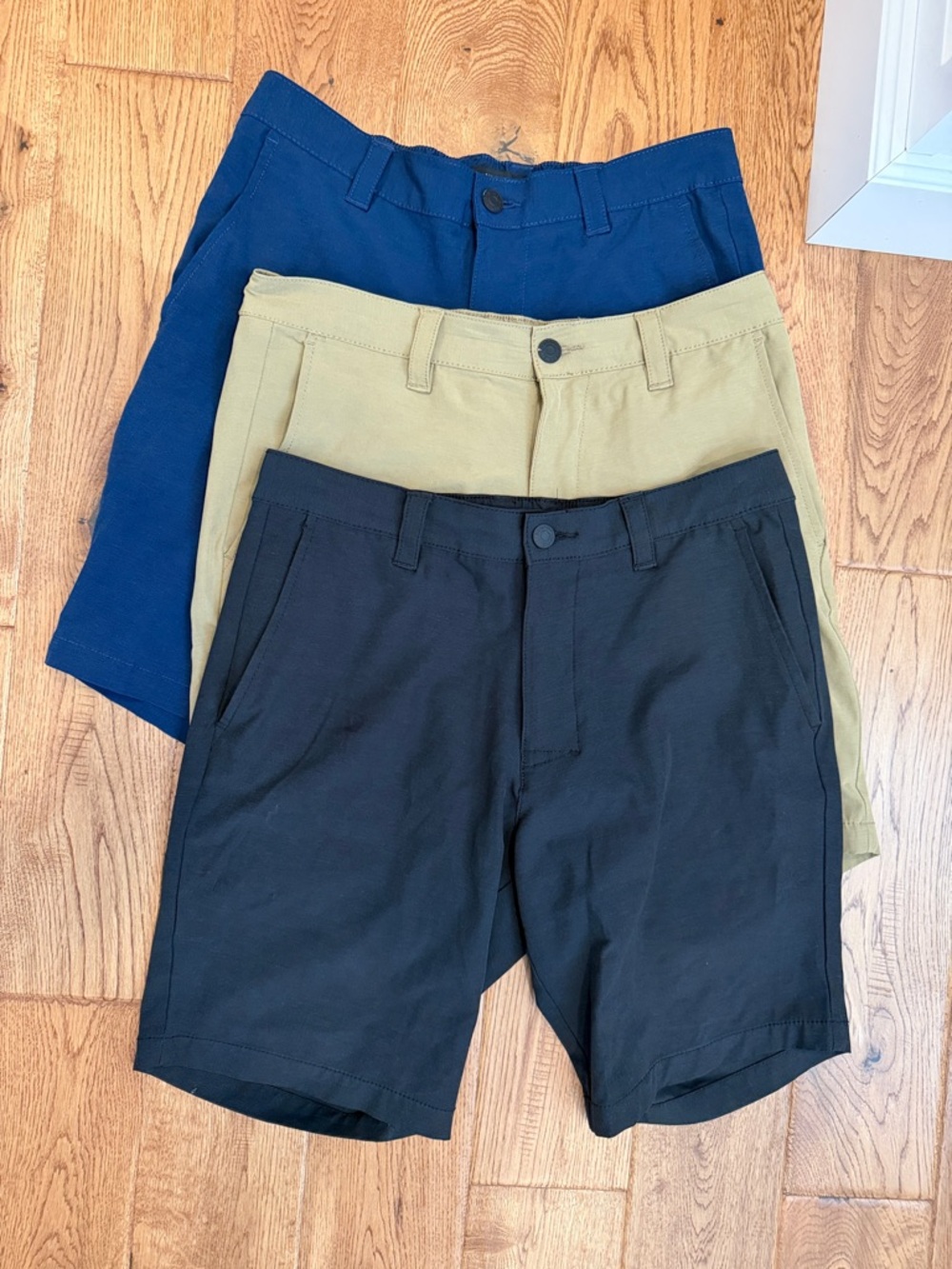Men's Banana Republic Casual Shorts - Black, Khaki, Navy Size 32